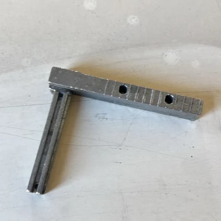 Peças técnicas em zamac produzidas para a JJA Plásticos